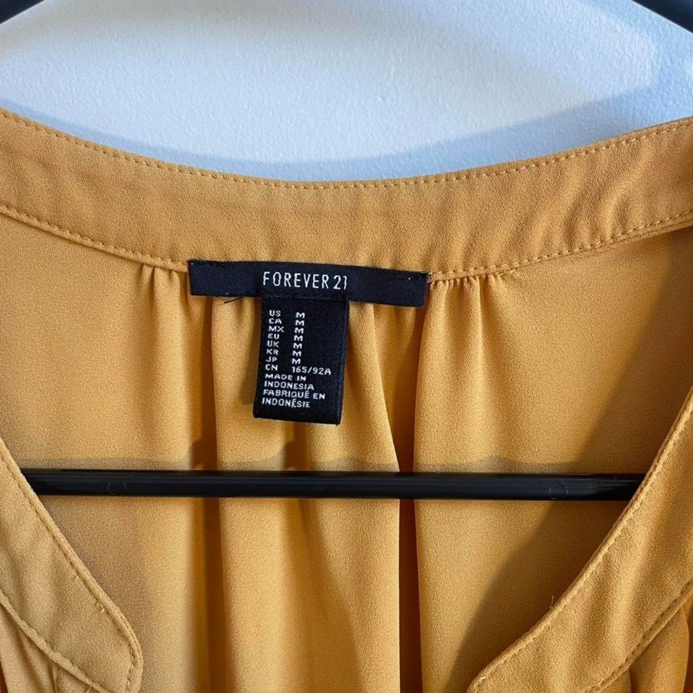 Forever 21 Blouse Women Medium Mustard Yellow Sleeveless Button Front - Picture 2 of 6